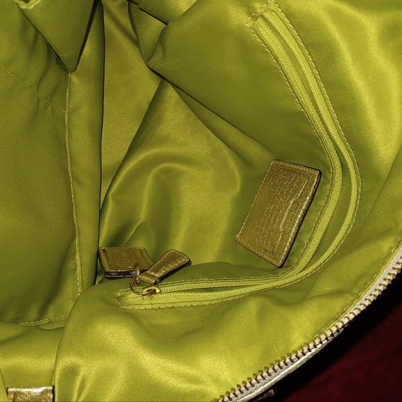 COACH  POPPY BAG , GOLD LEATHER TRIM, STRIPED FABRIC GENTLY USED  "As Is" - Picture 7 of 13